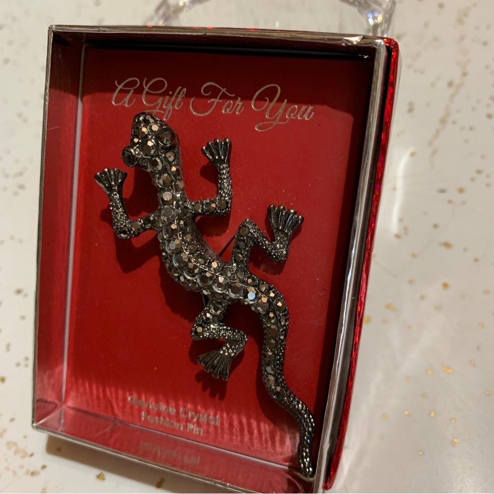 Genuine Crystal Fashion Lizard/Gecko Pin